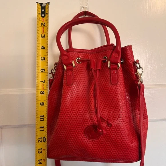 Vintage Liz Claiborne signature red drawstring bucket - Picture 4 of 9
